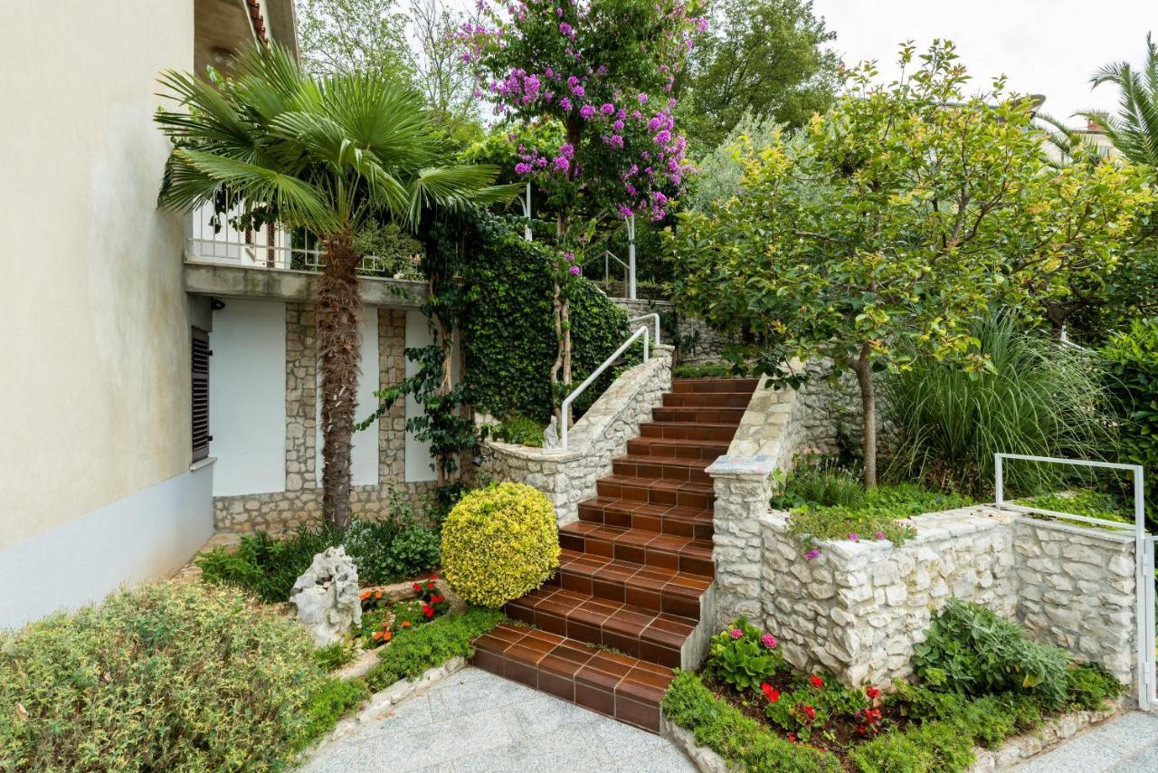 Apartments Mandica Rabac Luaran gambar