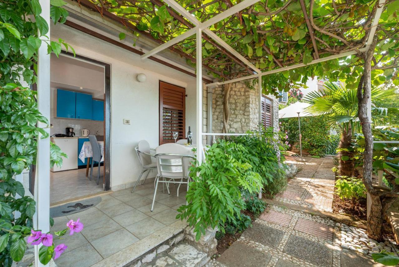 Apartments Mandica Rabac Luaran gambar