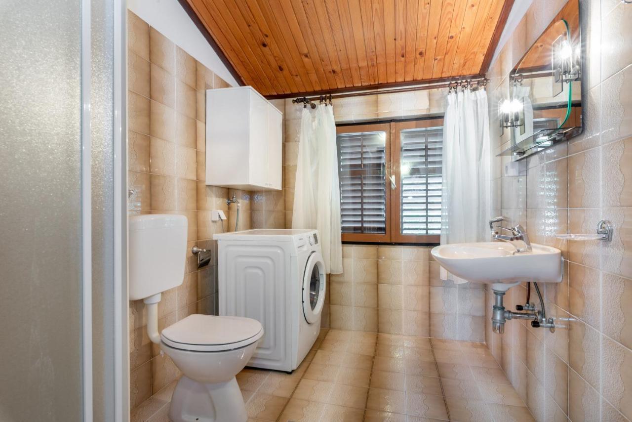 Apartments Mandica Rabac Luaran gambar