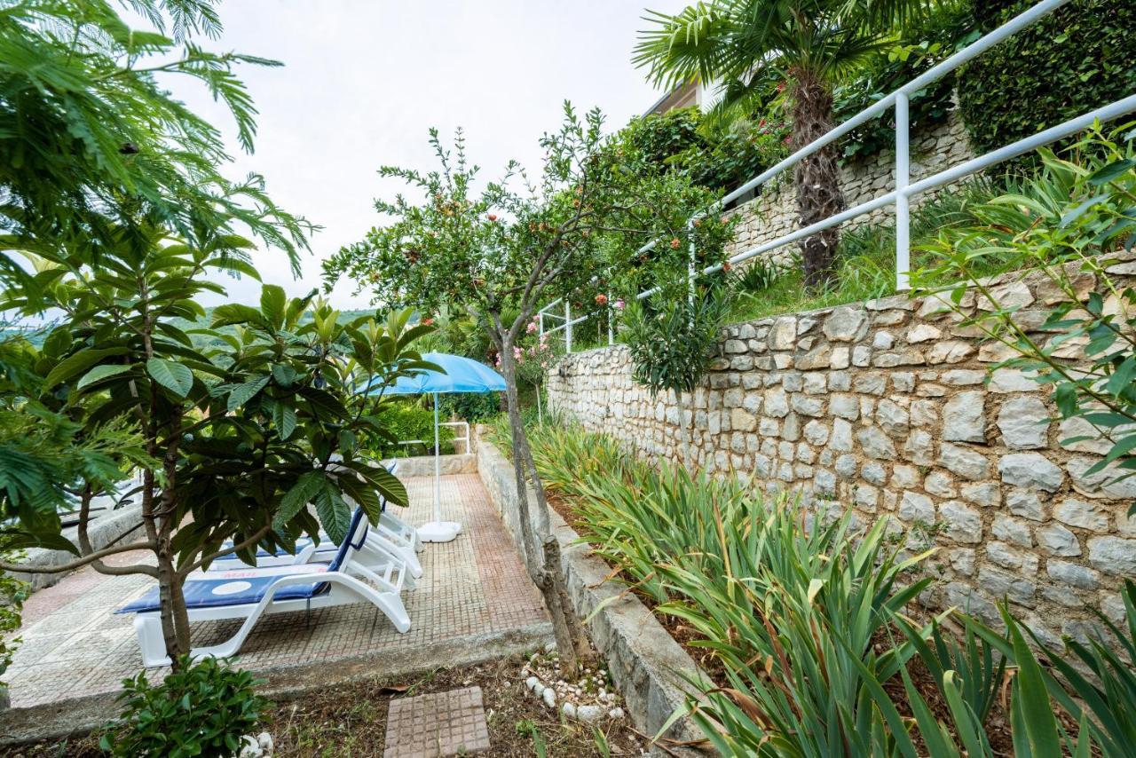 Apartments Mandica Rabac Luaran gambar
