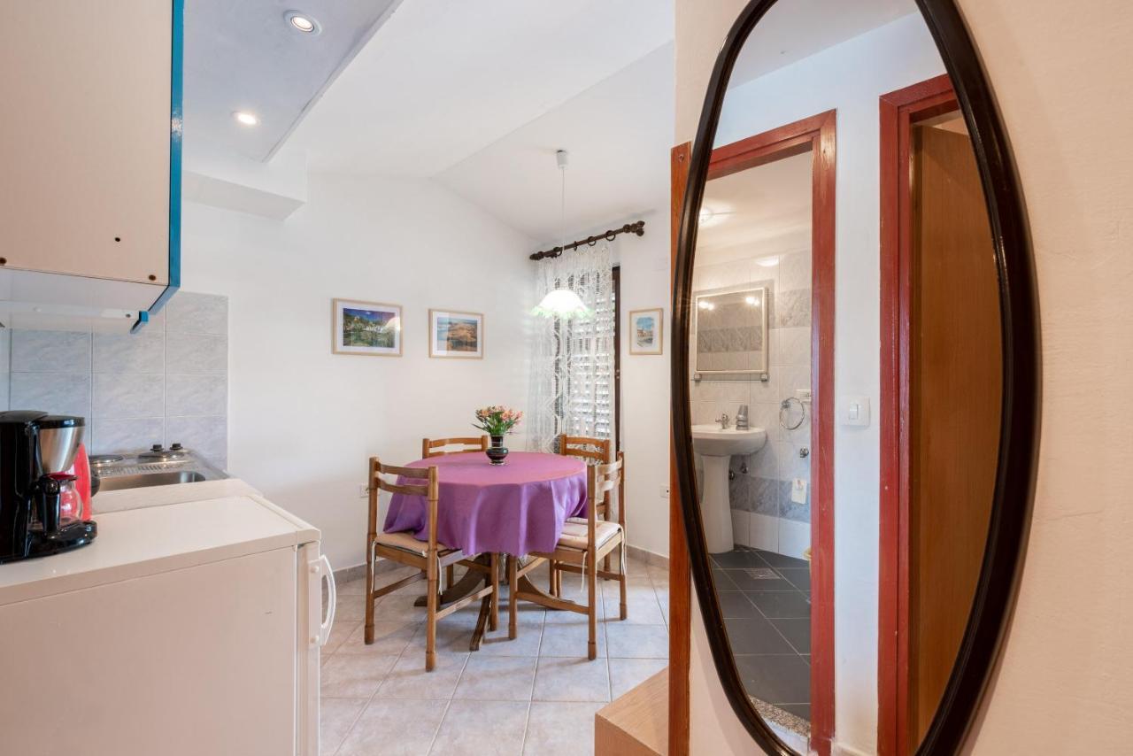 Apartments Mandica Rabac Luaran gambar