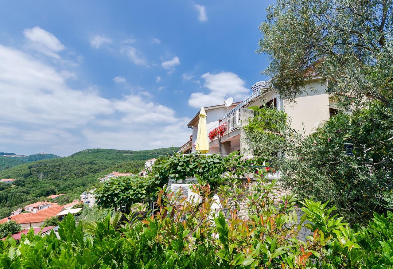Apartments Mandica Rabac Luaran gambar