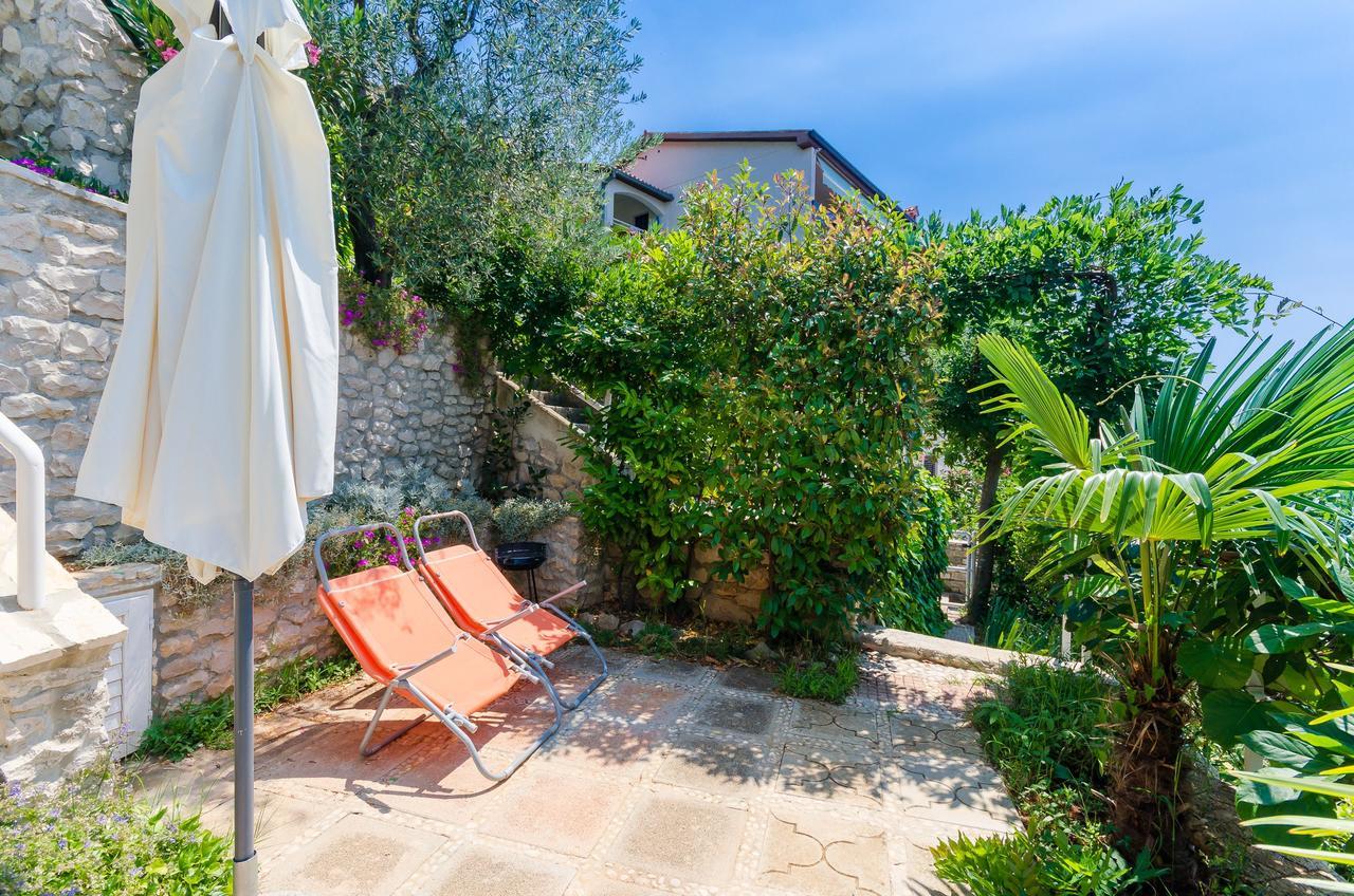 Apartments Mandica Rabac Luaran gambar